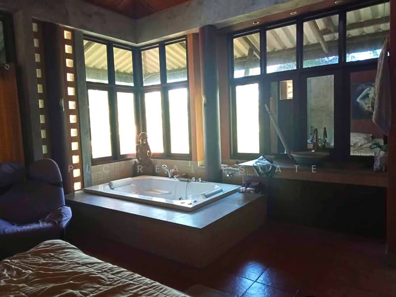 Residential Estate with Multiple Buildings 2 Rai in East Pattaya, Chon Buri (Pattaya), Bang Lamung, Bang Lamung (Pattaya), Chon Buri (Pattaya), 9 Bedrooms, 1,200 sqm, Villa For Sale, by PLC Real Estate, 500162916 - DDproperty.com