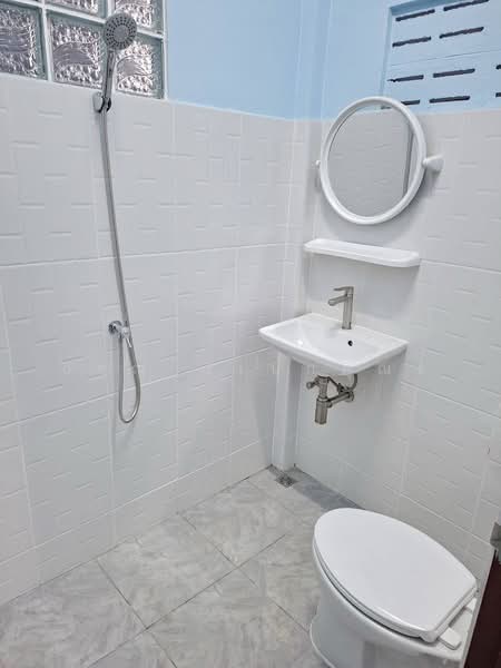 ให้เบ้านแฝดชั้นเดียว ประชาอุทิศ 54 แยก 11, Bangkok, Bangmot, Thung Khru, Bangkok, Studio, 28 sqm, Semi-Detached House (Twin House) For Rent, by อรุณ อเนกคุณะ, 500162924 - DDproperty.com