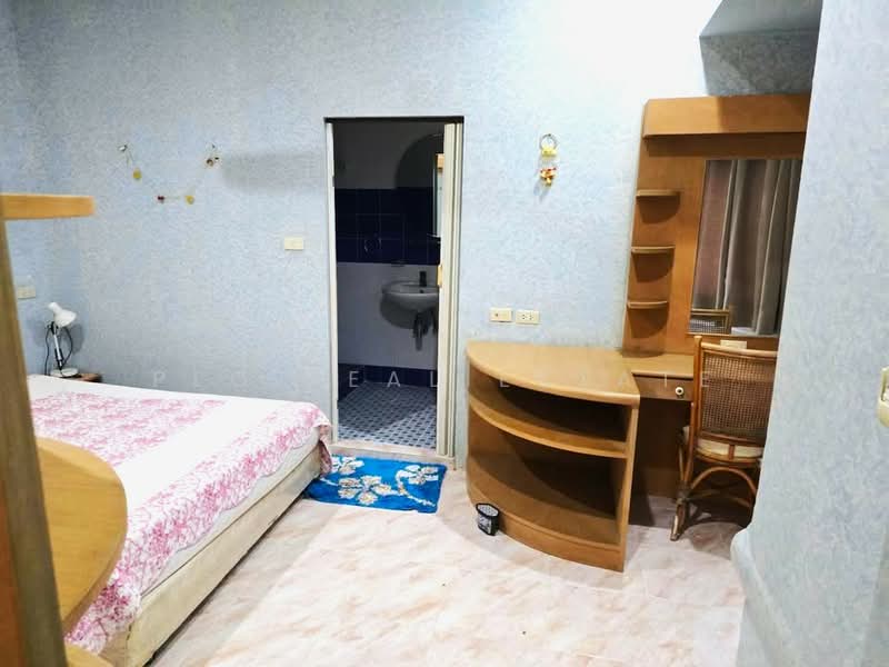 4 Storey Commercial Building 7 Bedroom in Jomtien, Chon Buri (Pattaya), Bang Lamung, Bang Lamung (Pattaya), Chon Buri (Pattaya), 7 Bedrooms, 112 sqm, Townhouse For Sale, by PLC Real Estate, 500162938 - DDproperty.com