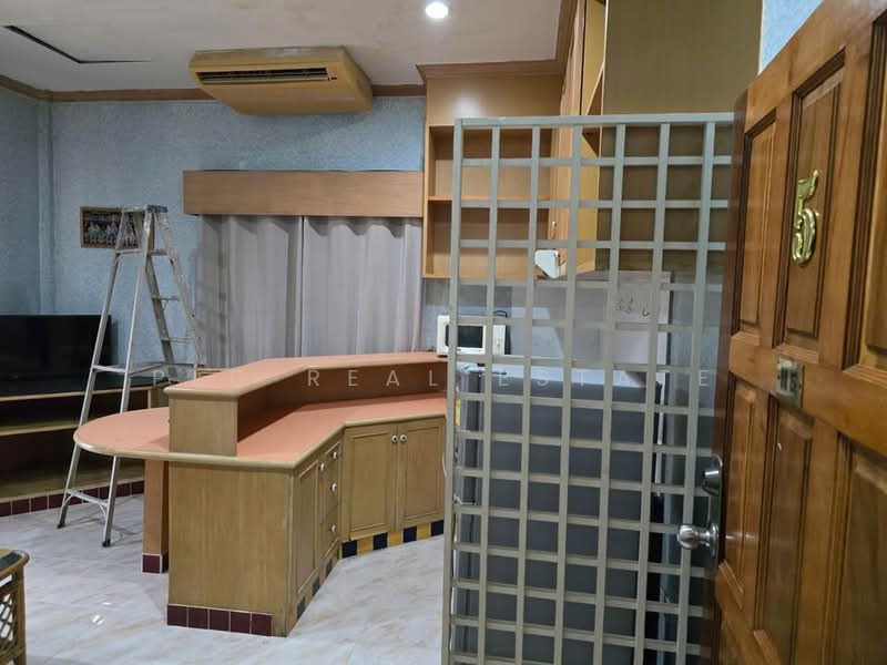 4 Storey Commercial Building 7 Bedroom in Jomtien, Chon Buri (Pattaya), Bang Lamung, Bang Lamung (Pattaya), Chon Buri (Pattaya), 7 Bedrooms, 112 sqm, Townhouse For Sale, by PLC Real Estate, 500162938 - DDproperty.com