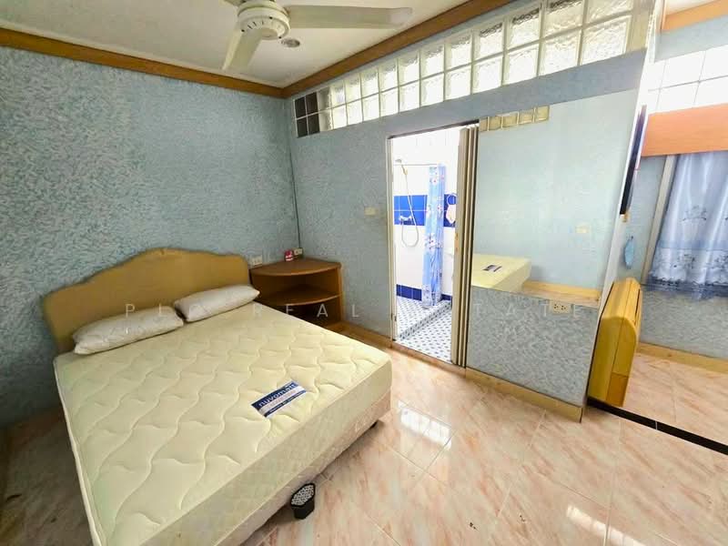 4 Storey Commercial Building 7 Bedroom in Jomtien, Chon Buri (Pattaya), Bang Lamung, Bang Lamung (Pattaya), Chon Buri (Pattaya), 7 Bedrooms, 112 sqm, Townhouse For Sale, by PLC Real Estate, 500162938 - DDproperty.com