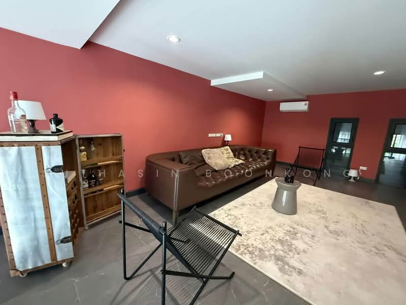 3-BR House, Bangkok, Khlong Tan Nua, Watthana, Bangkok, 3 Bedrooms, 350 sqm, Single Detached House For Sale, by Suthasin Boonkong, 500162977 - DDproperty.com