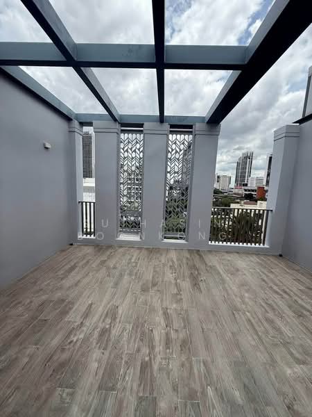 บ้าน 3-ห้องนอน, กรุงเทพ, คลองตันเหนือ, วัฒนา, กรุงเทพ, 350 ตร.ม., บ้านเดี่ยว ขาย, โดย Suthasin Boonkong, 500162977 - DDproperty.com