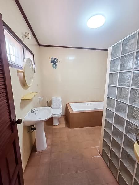 Single House for Sale Large Land Plot Mabprachan East Pattaya, Chon Buri (Pattaya), Bang Lamung, Bang Lamung (Pattaya), Chon Buri (Pattaya), 4 Bedrooms, 800 sqm, Single Detached House For Sale, by PLC Real Estate, 500163026 - DDproperty.com