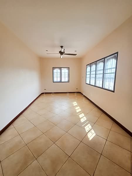 Single House for Sale Large Land Plot Mabprachan East Pattaya, Chon Buri (Pattaya), Bang Lamung, Bang Lamung (Pattaya), Chon Buri (Pattaya), 4 Bedrooms, 800 sqm, Single Detached House For Sale, by PLC Real Estate, 500163026 - DDproperty.com