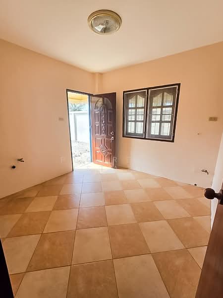 Single House for Sale Large Land Plot Mabprachan East Pattaya, Chon Buri (Pattaya), Bang Lamung, Bang Lamung (Pattaya), Chon Buri (Pattaya), 4 Bedrooms, 800 sqm, Single Detached House For Sale, by PLC Real Estate, 500163026 - DDproperty.com