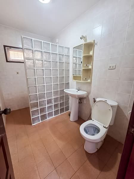 Single House for Sale Large Land Plot Mabprachan East Pattaya, Chon Buri (Pattaya), Bang Lamung, Bang Lamung (Pattaya), Chon Buri (Pattaya), 4 Bedrooms, 800 sqm, Single Detached House For Sale, by PLC Real Estate, 500163026 - DDproperty.com