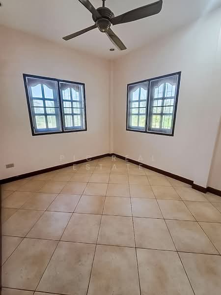 Single House for Sale Large Land Plot Mabprachan East Pattaya, Chon Buri (Pattaya), Bang Lamung, Bang Lamung (Pattaya), Chon Buri (Pattaya), 4 Bedrooms, 800 sqm, Single Detached House For Sale, by PLC Real Estate, 500163026 - DDproperty.com