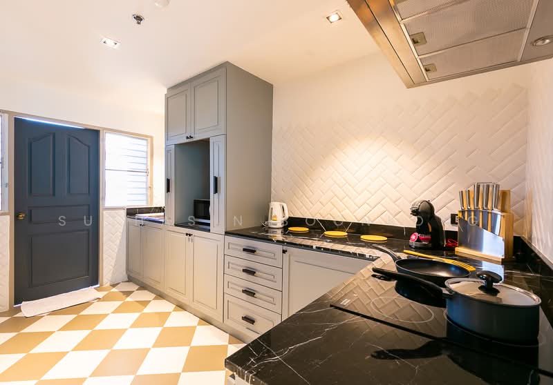 Thea Serviced Apartment, Bangkok, 37 Soi Ekamai 10, Sukhumvit 63, Khlong Tan Nua, Watthana, Bangkok, 2 Bedrooms, 170 sqm, Apartment For Rent, by Suthasin Boonkong, 500163061 - DDproperty.com