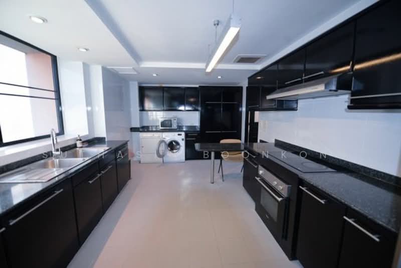 President Park Sukhumvit 24, Bangkok, 99 Sukhumvit 24 Alley, Khlongtoei Nua, Watthana, Bangkok, 3 Bedrooms, 260 sqm, Condo For Rent, by Suthasin Boonkong, 500163071 - DDproperty.com