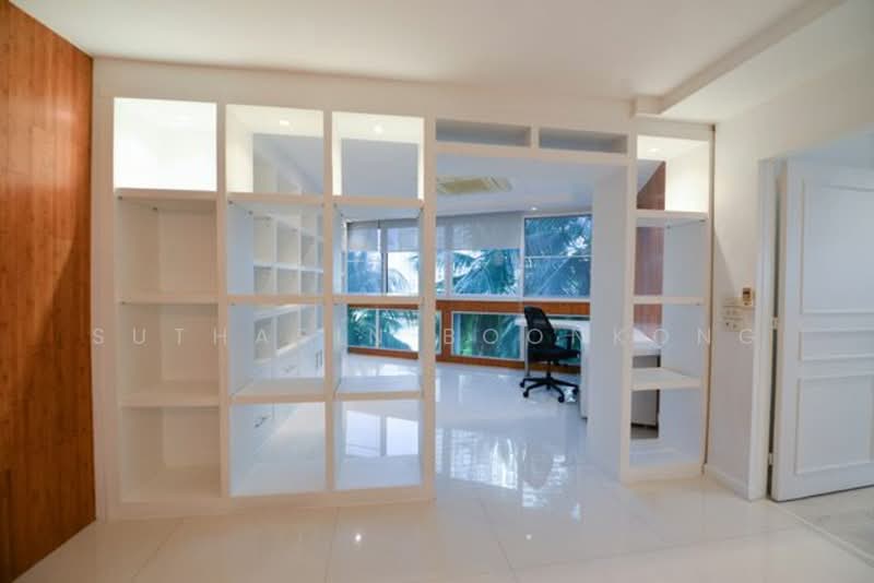 President Park Sukhumvit 24, Bangkok, 99 Sukhumvit 24 Alley, Khlongtoei Nua, Watthana, Bangkok, 3 Bedrooms, 260 sqm, Condo For Rent, by Suthasin Boonkong, 500163071 - DDproperty.com