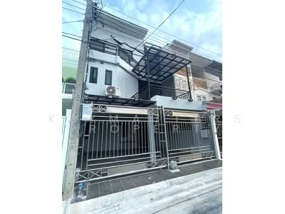 ขาย - ทาวน์โฮมวงศ์สว่าง ใกล้mrtวงศ์สว่าง500เมตร, กรุงเทพ