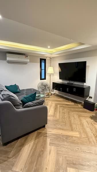 Best price sale renovated townhouse wong sawang near MRT Wong Sawang 500 meters, Bangkok, Wong Sawang, Bang Sue, Bangkok, 4 Bedrooms, 300 sqm, Townhouse For Sale, by keymatters property, 500163092 - DDproperty.com