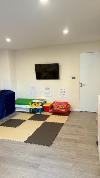 Best price sale renovated townhouse wong sawang near MRT Wong Sawang 500 meters, Bangkok, Wong Sawang, Bang Sue, Bangkok, 4 Bedrooms, 300 sqm, Townhouse For Sale, by keymatters property, 500163092 - DDproperty.com