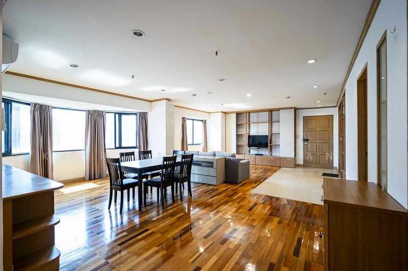 Baan Suanpetch, Bangkok, 18 Soi Sukhumvit 39, Khlong Tan Nua, Watthana, Bangkok, 3 Bedrooms, 130 sqm, Condo For Rent, by Kanrutai Dawruang, 500163099 - DDproperty.com