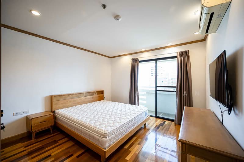 Baan Suanpetch, Bangkok, 18 Soi Sukhumvit 39, Khlong Tan Nua, Watthana, Bangkok, 3 Bedrooms, 130 sqm, Condo For Rent, by Kanrutai Dawruang, 500163099 - DDproperty.com