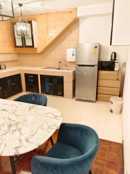 Silom Condominium, Bangkok, Silom, Silom, Bang Rak, Bangkok, 2 Bedrooms, 110 sqm, Condo For Rent, by Suthasin Boonkong, 500163105 - DDproperty.com