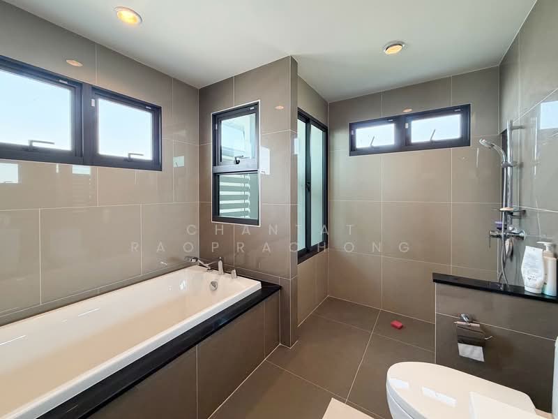 Passorn Bhuddhamonthon Sai 2-Bangwaek, Bangkok, Bangwaek Road, Bang Phai, Bang Khae, Bangkok, 4 Bedrooms, 305 sqm, Single Detached House For Sale, by Chantat Raoprachong, 500163214 - DDproperty.com