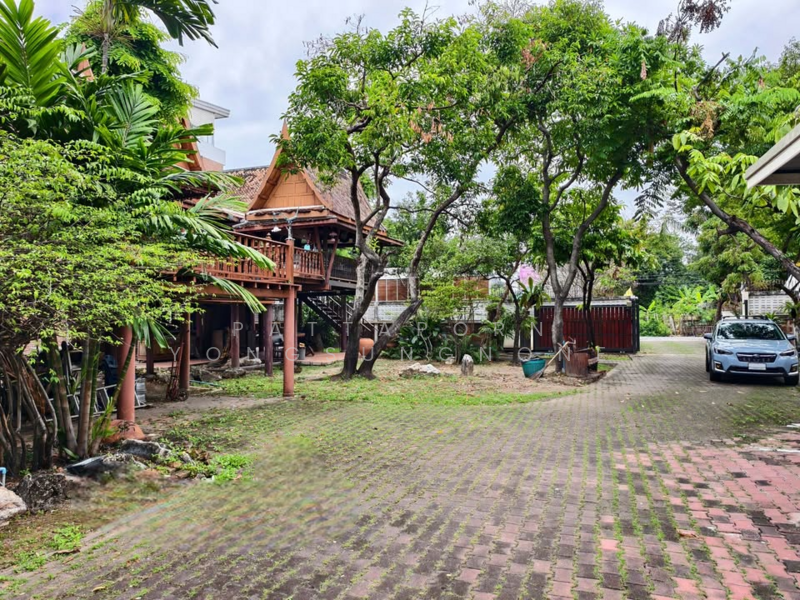 4-BR House, Bangkok, Saphan Song, Wang Thonglang, Bangkok, 4 Bedrooms, 445 sqm, Single Detached House For Sale, by Pattaporn Yongsungnone, 500163235 - DDproperty.com