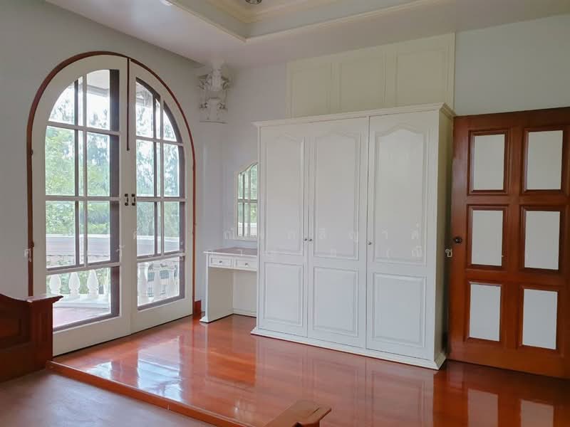 หมู่บ้านเมืองทอง1 ติดบึงสีกัน ซอยแจ้งวัฒนะ14 (ซอยริมพะเยา), กรุงเทพ, ทุ่งสองห้อง, หลักสี่, กรุงเทพ, 800 ตร.ม., บ้านเดี่ยว ขาย, โดย คุณ ณัจภสิญาค์ ศุภควัษฐ์กาญกุล (ณิชชา), 500163243 - DDproperty.com