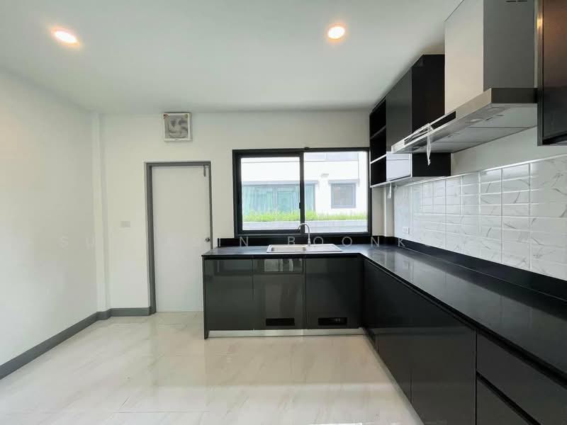 The City Sukhumvit-Onnut, Bangkok, 588/2 Soi On Nut 70/1, Prawet, Prawet, Bangkok, 4 Bedrooms, 252 sqm, Single Detached House For Sale, by Suthasin Boonkong, 500163271 - DDproperty.com