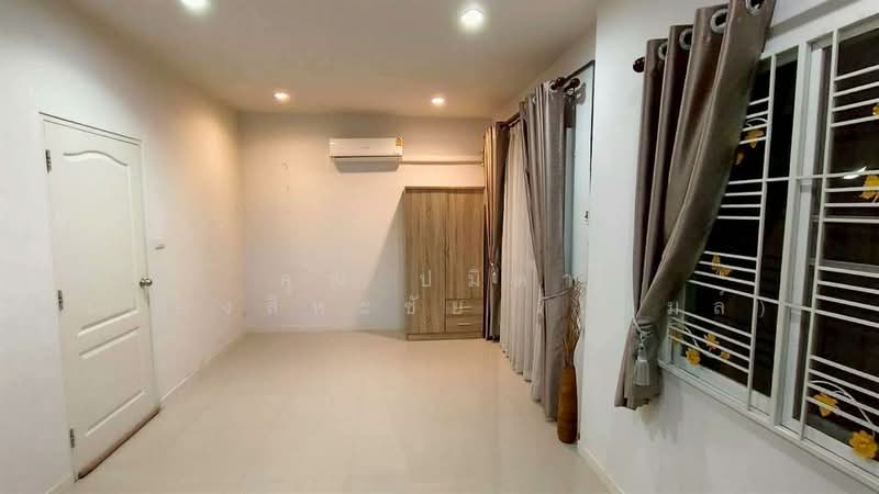 พิศาล สุวรรณภูมิ (ถนนศรีวารีน้อย) ( Baan Pisan Suvarnabhumi (Srivaree Noi Road) ), สมุทรปราการ, ศีรษะจรเข้ใหญ่, บางเสาธง, สมุทรปราการ, 120 ตร.ม., ทาวน์เฮ้าส์ ขาย, โดย คุณ ปมิตา เมืองสีหะชัย (เปมล์), 500163275 - DDproperty.com