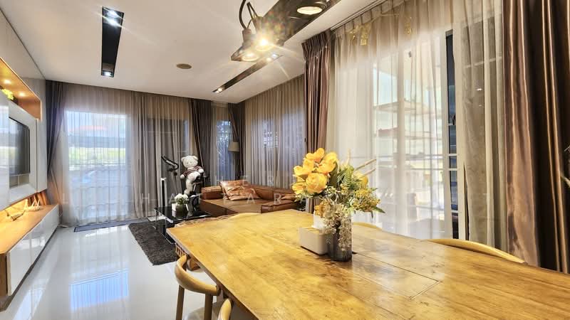 Habitia Vent, Bangkok, Panya Inthra Road, Sam Wa Tawan Tok, Khlong Sam Wa, Bangkok, 5 Bedrooms, 200 sqm, Single Detached House For Rent, by Cherlin  Lophattarakulsart, 500163276 - DDproperty.com