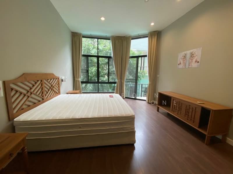 Veranda Ville, Bangkok, Soi Sukhumvit 38, Phra Kanong, Khlong Toei, Bangkok, 4 Bedrooms, 350 sqm, Single Detached House For Rent, by Pattaporn Yongsungnone, 500163310 - DDproperty.com