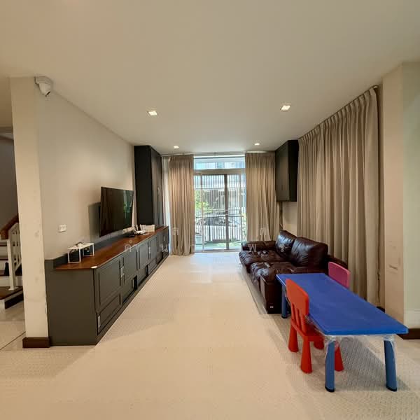 Casa Legend Ratchaphruek-Pinklao, Bangkok, 98 Ratchaphruek Rd, Taling Chan, Taling Chan, Bangkok, 3 Bedrooms, 350 sqm, Single Detached House For Sale, by อลงกต คำนวรพร, 500163332 - DDproperty.com