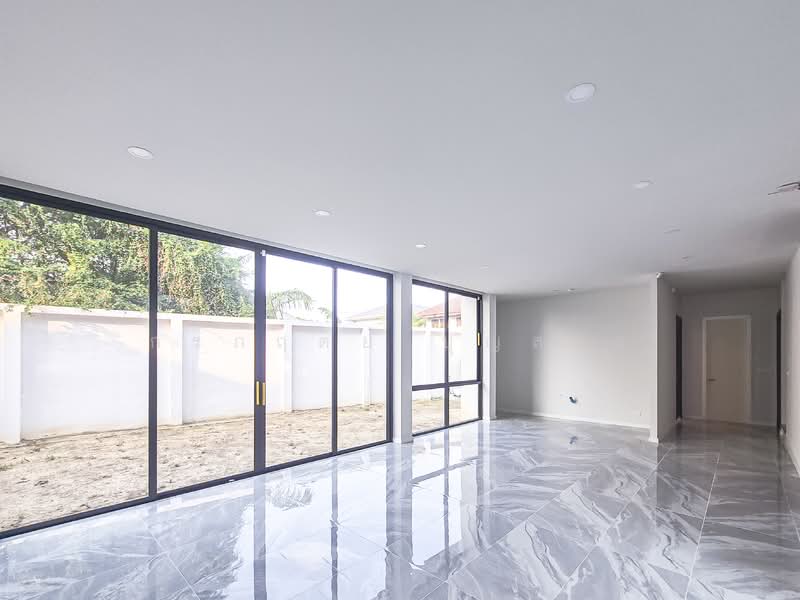 The Master Ekkamai-Ramintra, Bangkok, Soi Ramintra 39, Tha Rang, Bang Khen, Bangkok, 4 Bedrooms, 419 sqm, Single Detached House For Sale, by กรกฤตย์ บุญสระ, 500163377 - DDproperty.com