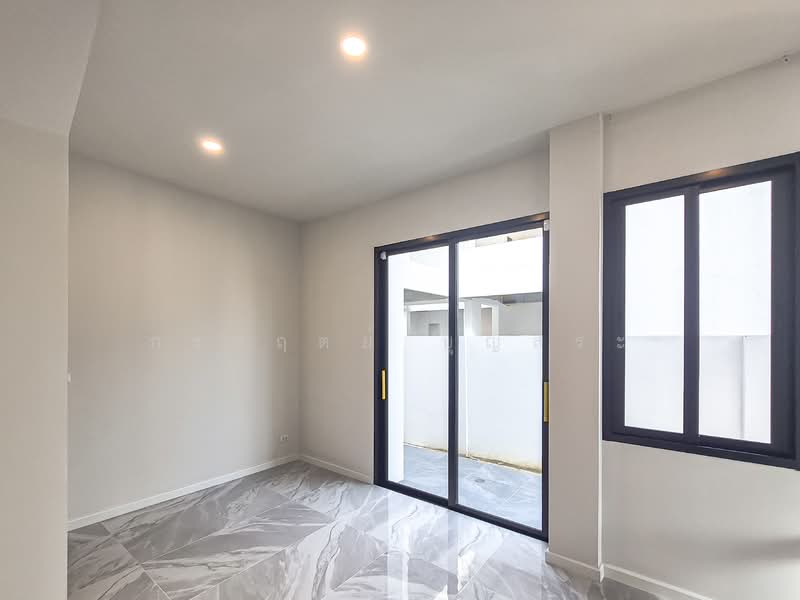 The Master Ekkamai-Ramintra, Bangkok, Soi Ramintra 39, Tha Rang, Bang Khen, Bangkok, 4 Bedrooms, 419 sqm, Single Detached House For Sale, by กรกฤตย์ บุญสระ, 500163377 - DDproperty.com