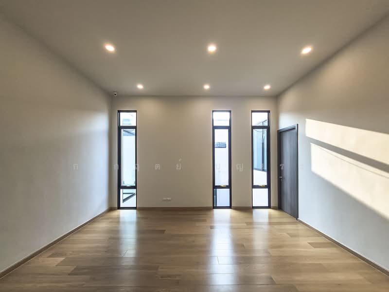 The Master Ekkamai-Ramintra, Bangkok, Soi Ramintra 39, Tha Rang, Bang Khen, Bangkok, 4 Bedrooms, 419 sqm, Single Detached House For Sale, by กรกฤตย์ บุญสระ, 500163377 - DDproperty.com