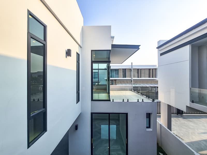 The Master Ekkamai-Ramintra, Bangkok, Soi Ramintra 39, Tha Rang, Bang Khen, Bangkok, 4 Bedrooms, 419 sqm, Single Detached House For Sale, by กรกฤตย์ บุญสระ, 500163377 - DDproperty.com