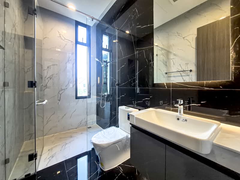 The Master Ekkamai-Ramintra, Bangkok, Soi Ramintra 39, Tha Rang, Bang Khen, Bangkok, 4 Bedrooms, 419 sqm, Single Detached House For Sale, by กรกฤตย์ บุญสระ, 500163377 - DDproperty.com