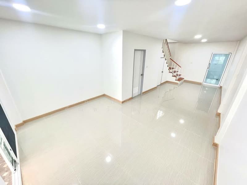 ขาย ทาวน์เฮ้าส์ รีโนเวทใหม่ หมู่บ้านรัตนาวดี บางบัวทอง, Nonthaburi, Bang Rak Pattana, Bang Bua Thong, Nonthaburi, 2 Bedrooms, 80 sqm, Townhouse For Sale, by กรณวัสส์ กัณฑวัสส์วงส์, 500163489 - DDproperty.com