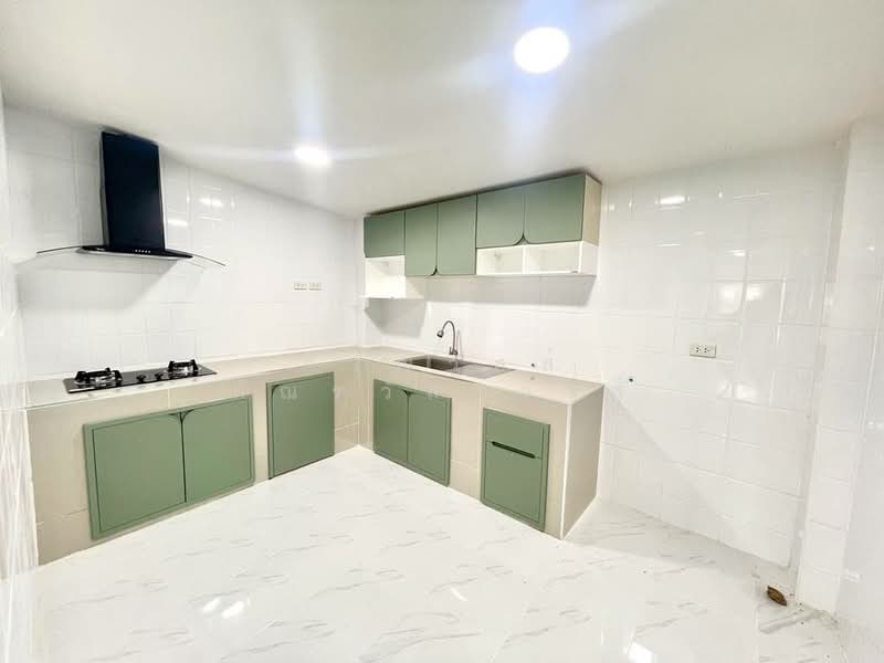 ขาย ทาวน์เฮ้าส์ รีโนเวทใหม่ หมู่บ้านรัตนาวดี บางบัวทอง, Nonthaburi, Bang Rak Pattana, Bang Bua Thong, Nonthaburi, 2 Bedrooms, 80 sqm, Townhouse For Sale, by กรณวัสส์ กัณฑวัสส์วงส์, 500163489 - DDproperty.com