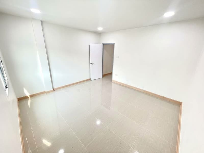 ขาย ทาวน์เฮ้าส์ รีโนเวทใหม่ หมู่บ้านรัตนาวดี บางบัวทอง, Nonthaburi, Bang Rak Pattana, Bang Bua Thong, Nonthaburi, 2 Bedrooms, 80 sqm, Townhouse For Sale, by กรณวัสส์ กัณฑวัสส์วงส์, 500163489 - DDproperty.com