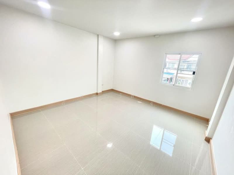 ขาย ทาวน์เฮ้าส์ รีโนเวทใหม่ หมู่บ้านรัตนาวดี บางบัวทอง, Nonthaburi, Bang Rak Pattana, Bang Bua Thong, Nonthaburi, 2 Bedrooms, 80 sqm, Townhouse For Sale, by กรณวัสส์ กัณฑวัสส์วงส์, 500163489 - DDproperty.com