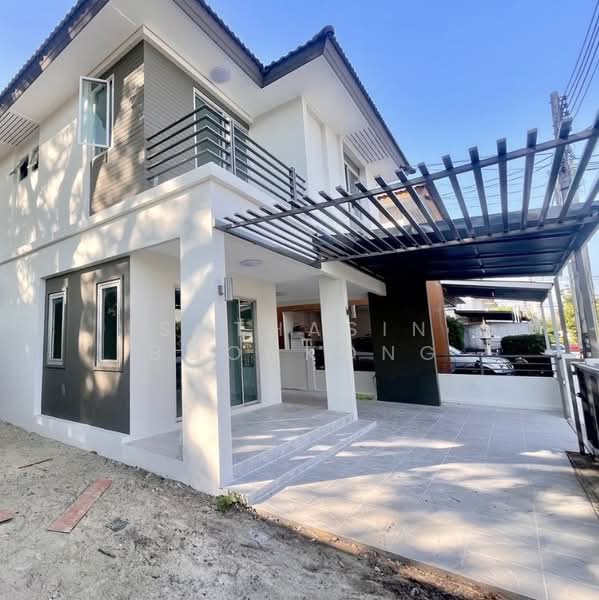 Baan Thirapa, Bangkok, 9 Soi Phra Phinit, Thung Maha Mek, Sathon, Bangkok, 3 Bedrooms, 204 sqm, Apartment For Sale, by Suthasin Boonkong, 500163516 - DDproperty.com