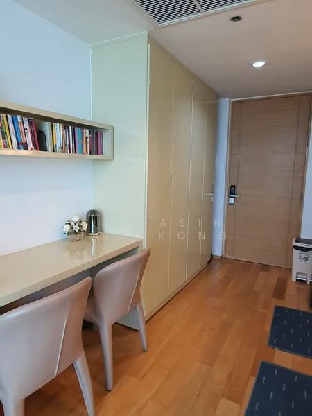 The Breeze Narathiwas, Bangkok, 198 Narathiwat Ratchanakarin Road, Chong Nonsi, Yan Nawa, Bangkok, 1 Bedroom, 45 sqm, Condo For Rent, by Suthasin Boonkong, 500163518 - DDproperty.com