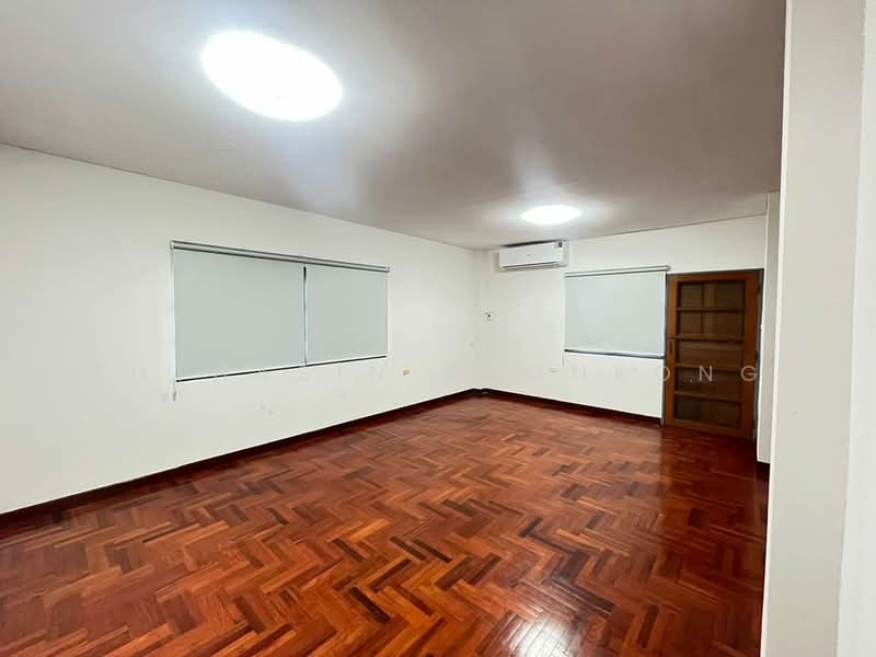 บ้าน 1-ห้องนอน, กรุงเทพ, คลองตันเหนือ, วัฒนา, กรุงเทพ, 350 ตร.ม., บ้านเดี่ยว ให้เช่า, โดย Suthasin Boonkong, 500163564 - DDproperty.com