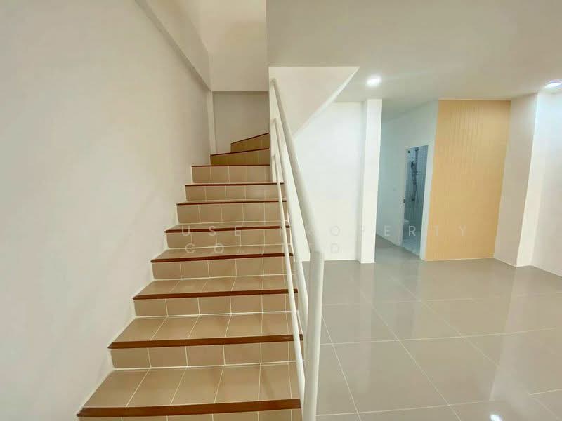 Townhome for sale in Poom Sap Village, Bueng Worakit, Sriracha., Chon Buri (Pattaya), Bueng, Si Racha, Chon Buri (Pattaya), 3 Bedrooms, 84 sqm, Townhouse For Sale, by A House Property Co.,Ltd., 500163691 - DDproperty.com