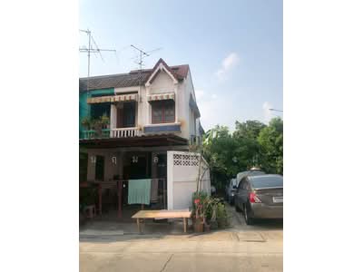 ขาย - ขายทาวน์เฮ้าส์ หมู่บ้านอยู่เจริญ พหลโยธิน 50 เนื้อที่ 29 ตร.ว. หลังมุม 2 ห้องนอน 2 ห้องน้ำ ราคาดีต่อ, กรุงเทพ