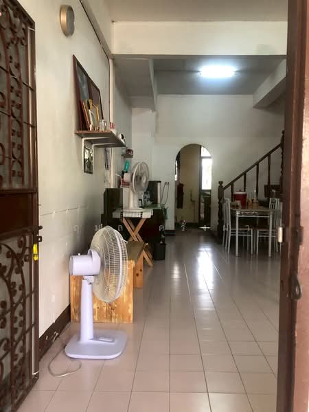 ขายทาวน์เฮ้าส์ หมู่บ้านอยู่เจริญ พหลโยธิน 50 | ทำเลดี ใกล้รถไฟฟ้า เดินทางสะดวก ราคาคุ้ม, Bangkok, Tha Rang, Bang Khen, Bangkok, 2 Bedrooms, 232 sqm, Townhouse For Sale, by นฤมล ครั่งฝา, 500163712 - DDproperty.com