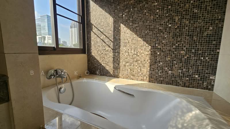 Baan Ananda, Bangkok, Sukhumvit 61, Khlong Tan Nua, Watthana, Bangkok, 3 Bedrooms, 300 sqm, Condo For Rent, by BANGKOK PROPERTY AGENTS, 500163722 - DDproperty.com