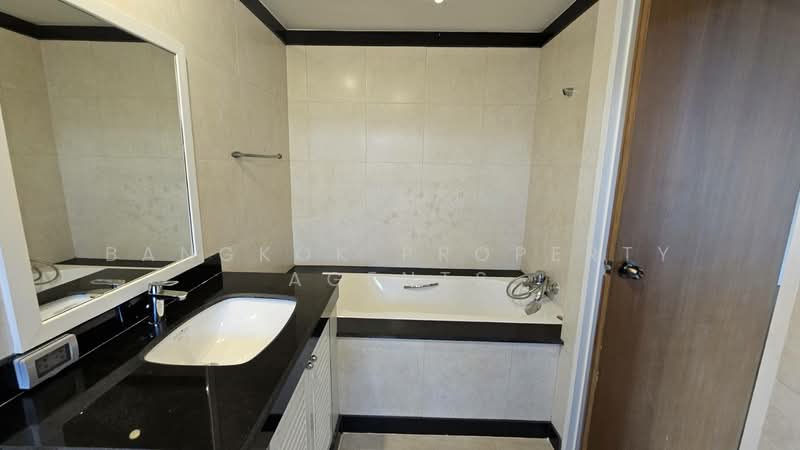 Baan Ananda, Bangkok, Sukhumvit 61, Khlong Tan Nua, Watthana, Bangkok, 3 Bedrooms, 300 sqm, Condo For Rent, by BANGKOK PROPERTY AGENTS, 500163722 - DDproperty.com