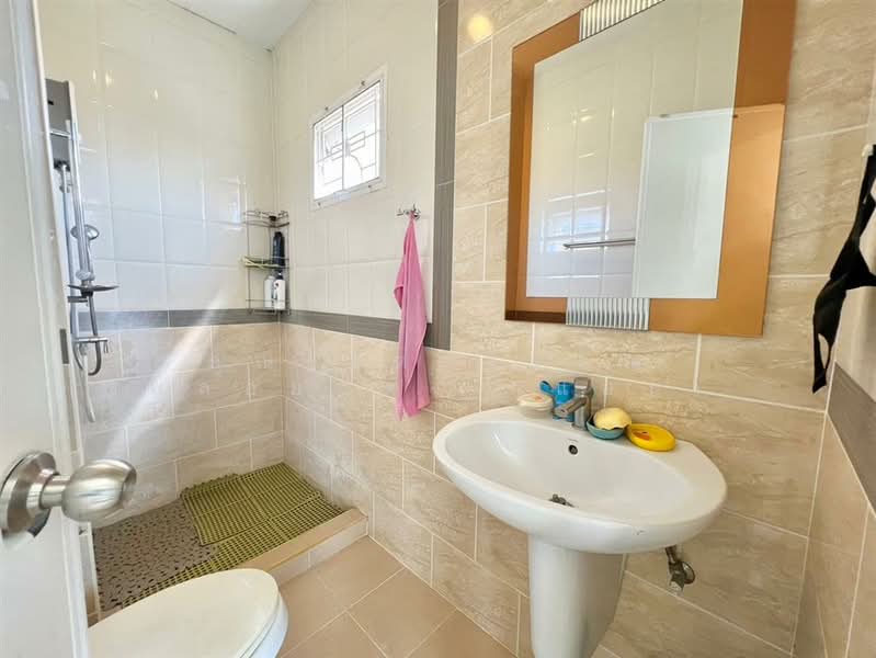 Golden Town Ramkhamhaeng-Wongwaen, Bangkok, Rat Phatthana Road, Saphan Sung, Saphan Sung, Bangkok, 4 Bedrooms, 134 sqm, Townhouse For Sale, by คุณ สุดาวรรณ พลอยแดง (แอน), 500163748 - DDproperty.com