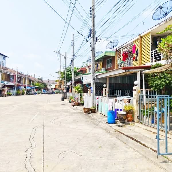 Baanchanakarn Phra Samut Chedi, Samut Prakan, Suksawat Road, Laem Fa Pha, Phra Samut Jadee, Samut Prakan, 2 Bedrooms, 120 sqm, Townhouse For Sale, by AJHOMECENTER - คุณติ๊ก, 500163766 - DDproperty.com