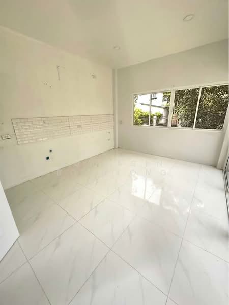 Baan Lalin The Young Executive Onnut-Wongwaen-Suwannabhumi, Bangkok, Chaloem Phrakiat Rama 9 Road, Dok Mai, Prawet, Bangkok, 4 Bedrooms, 220 sqm, Single Detached House For Sale, by Suthasin Boonkong, 500163790 - DDproperty.com