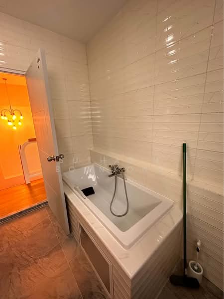 Baan Lalin The Young Executive Onnut-Wongwaen-Suwannabhumi, Bangkok, Chaloem Phrakiat Rama 9 Road, Dok Mai, Prawet, Bangkok, 4 Bedrooms, 220 sqm, Single Detached House For Sale, by Suthasin Boonkong, 500163790 - DDproperty.com